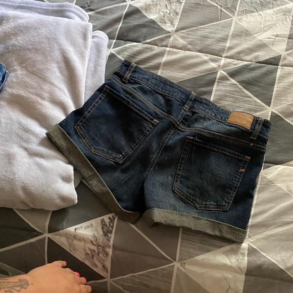 Women's jean shorts - Picture 4 of 4